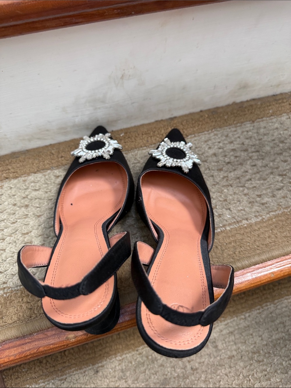Elegant Black Pointed Slingback Heels with Crystal Medallion - Picture 5 of 11